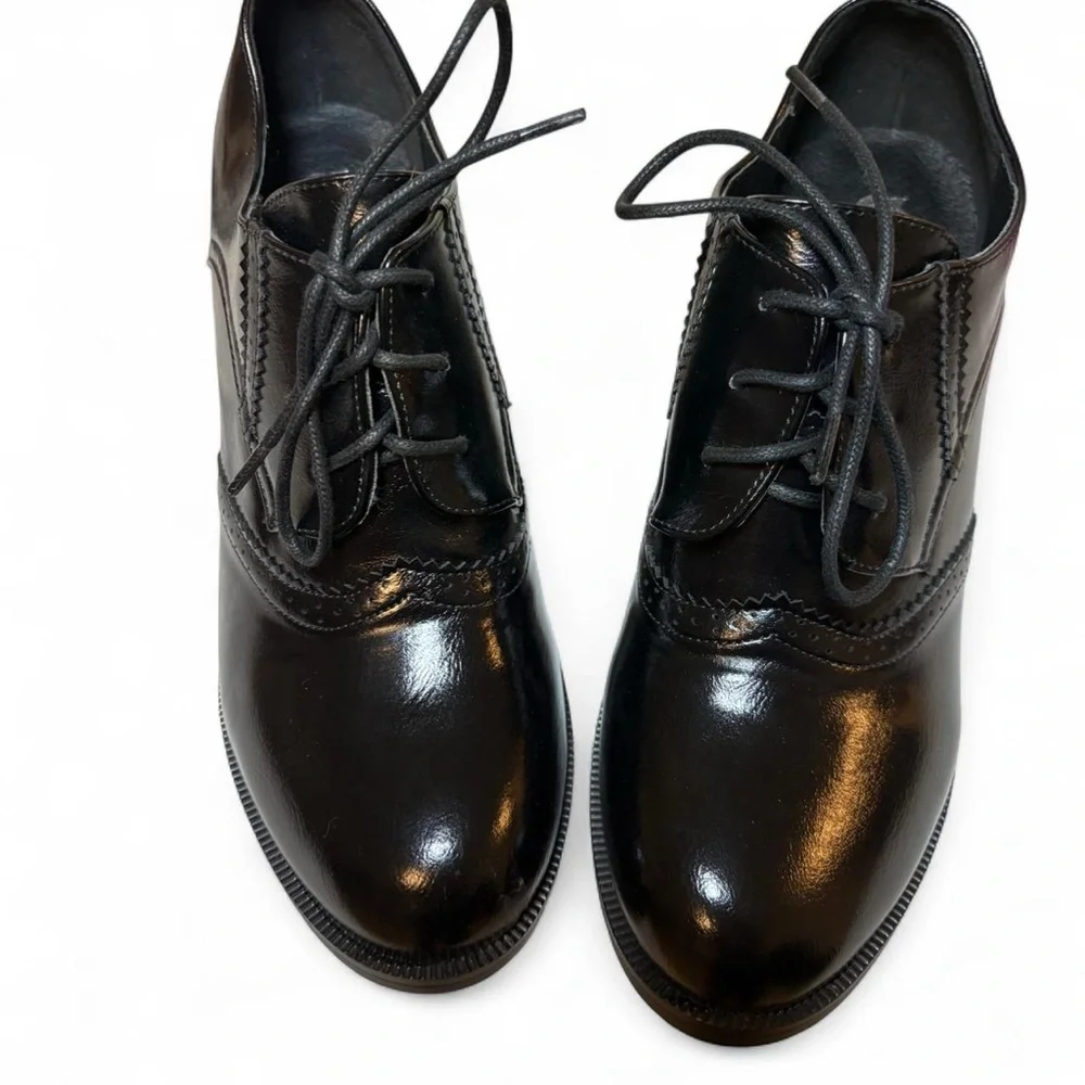 Odema Women's Wingtip Oxford Heeled Shoes - Picture 2 of 7